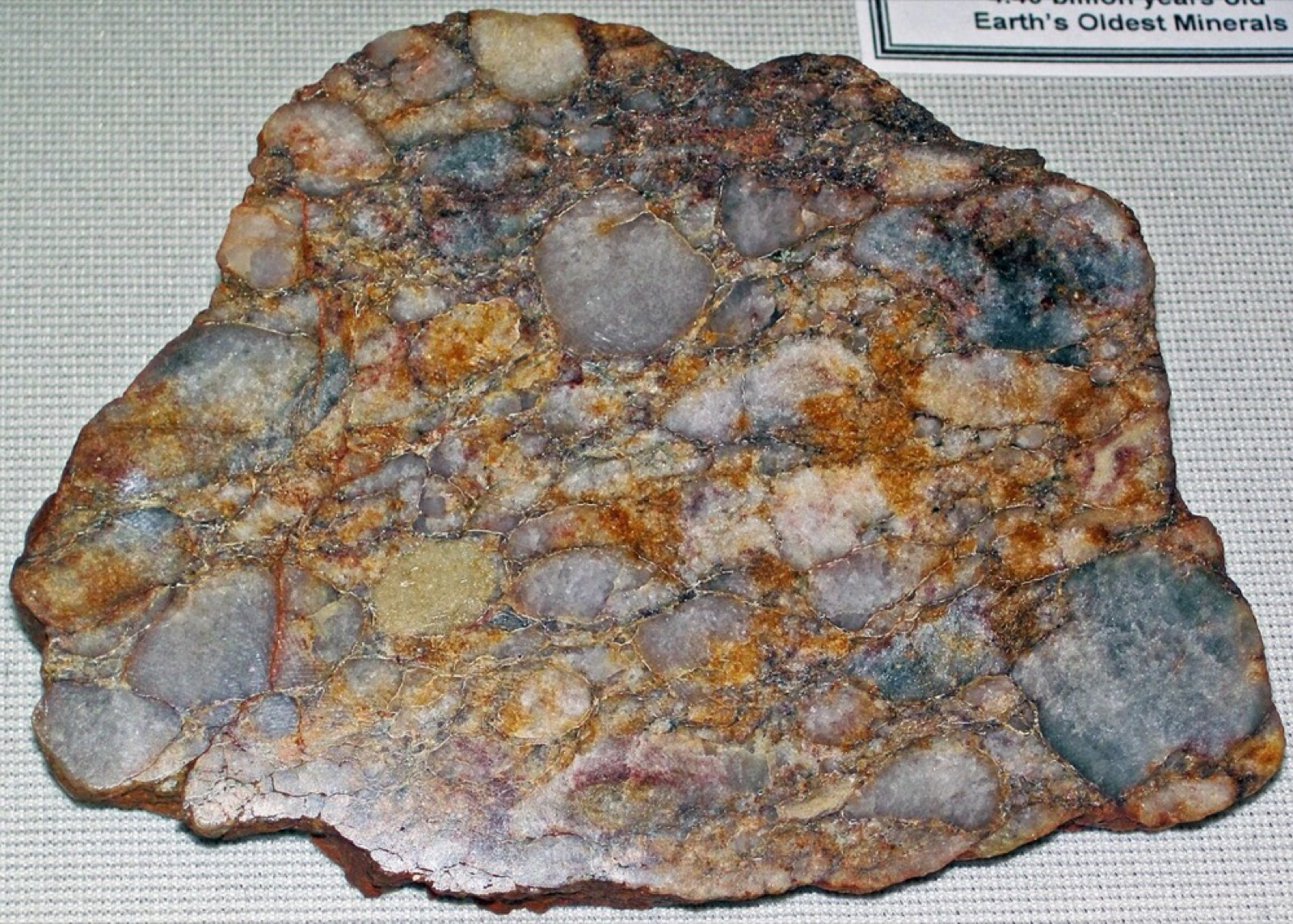 How to Identify Quartzite: What to Look For and Home Tests